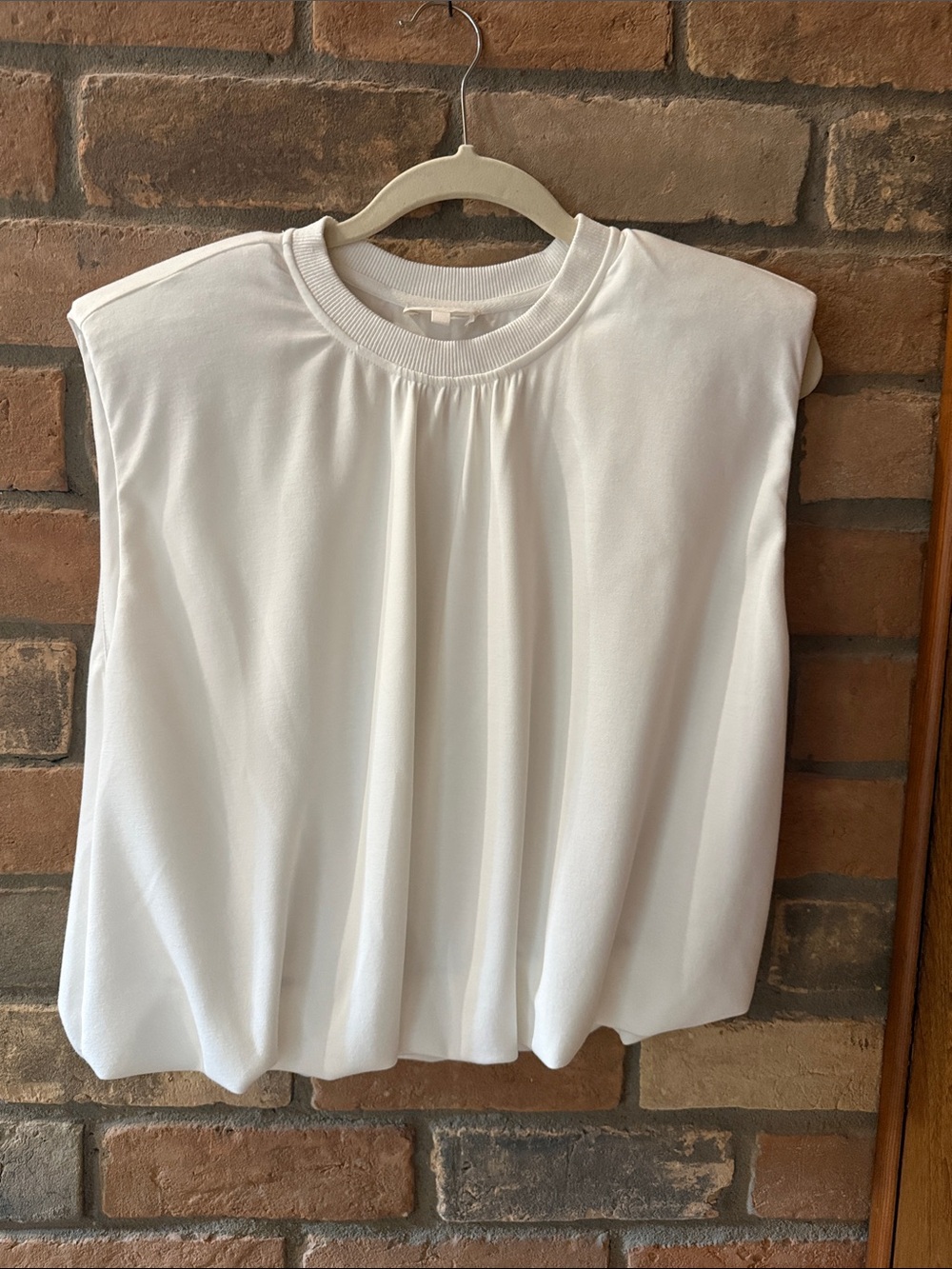 entro White Pleated Crewneck Sleeveless Tank